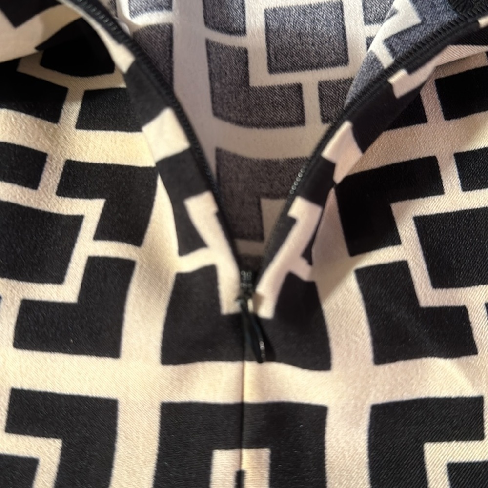 Maggy London Sleeveless Geometrical Black Cream Figure Flattering Sheath Dress - Picture 4 of 5